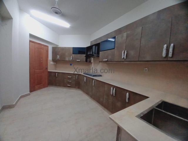 4 bed room flat for sale in Askari 13