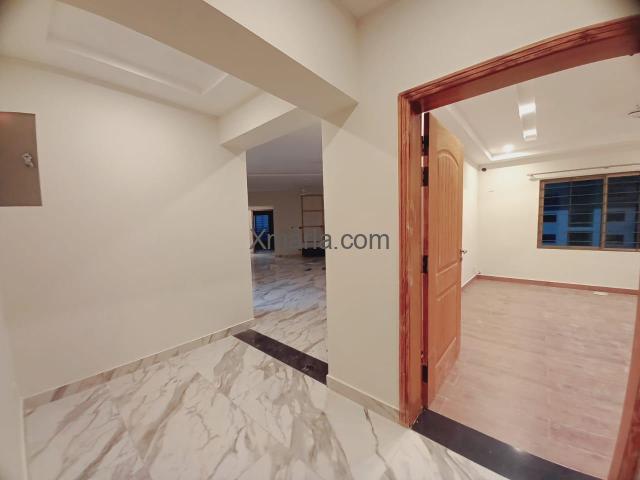 4 bed room flat for sale in Askari 13