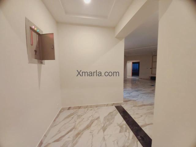 4 bed room flat for sale in Askari 13