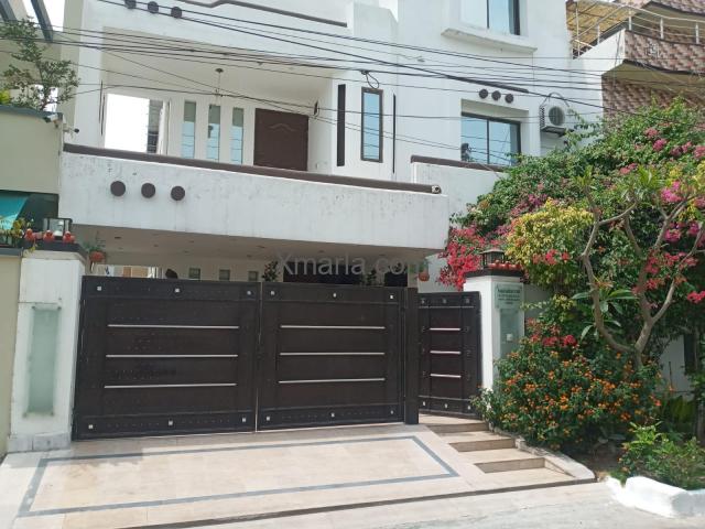 10 Marla house for sale in Wapda town phase 2 Lahore