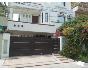 10 Marla house for sale in Wapda town phase 2 Lahore